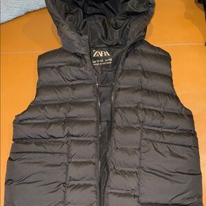 ZARA Black Quilted Hooded Puffer Vest - Sleeveless